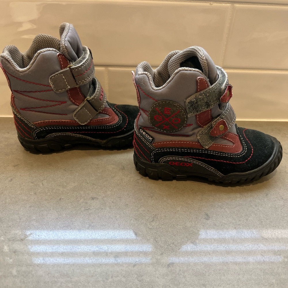 Geox Kids' Black and Gray Winter Boots 23